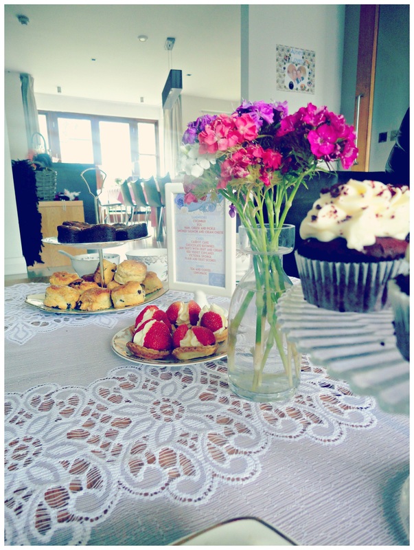 Yummy cakes and pretty flowers
